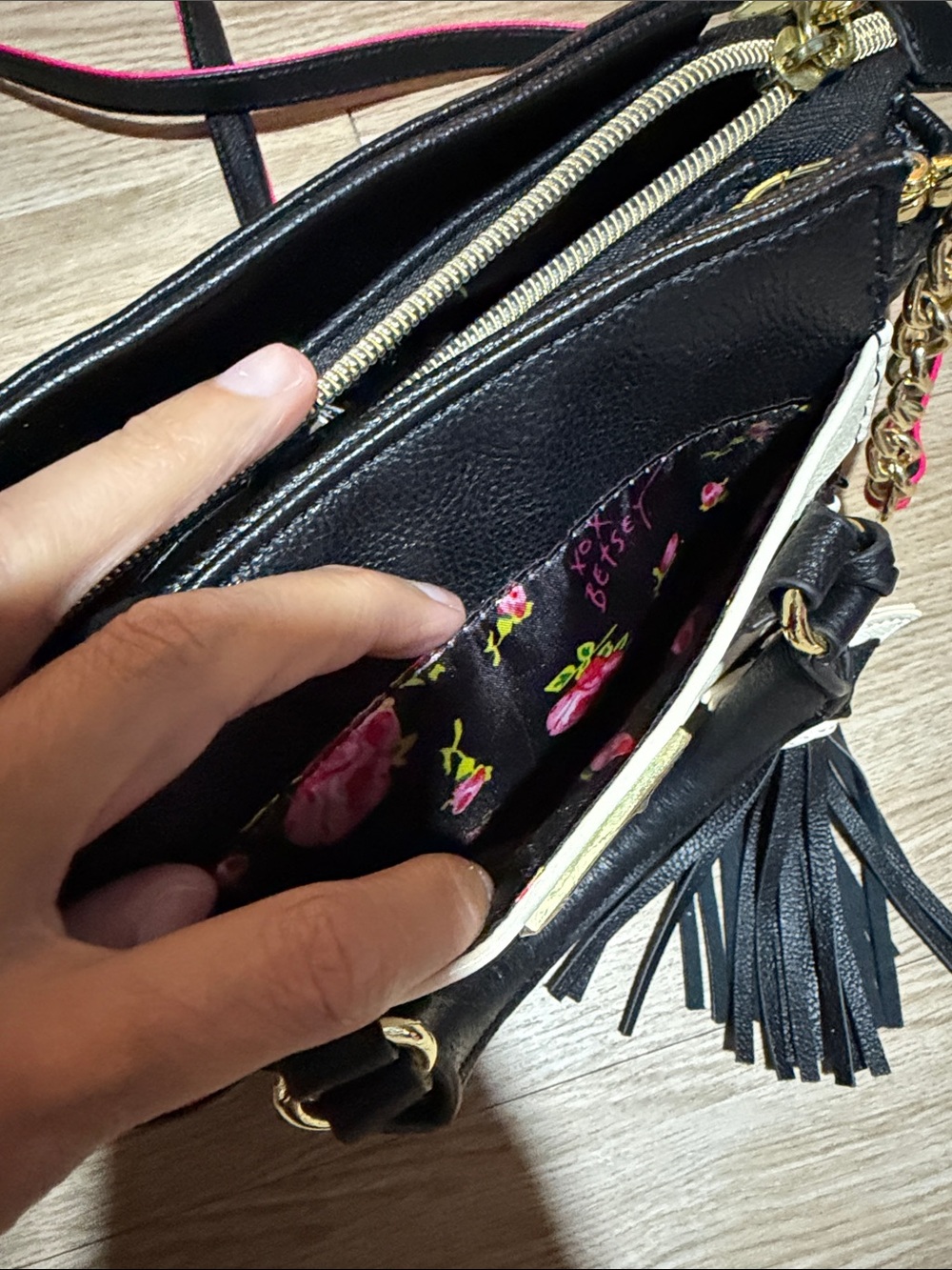 Betsey Johnson Black Cream Sequined Crossbody with Hot Pink Strap & Tassel Star - Picture 9 of 15